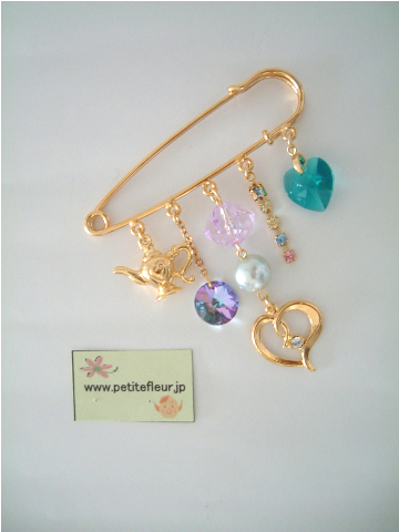 Broach #002